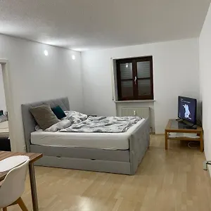 Helle Zwei-zimmer-stadt-wohnung Am Bismarkplatz Mit Tiefgarage Apartment